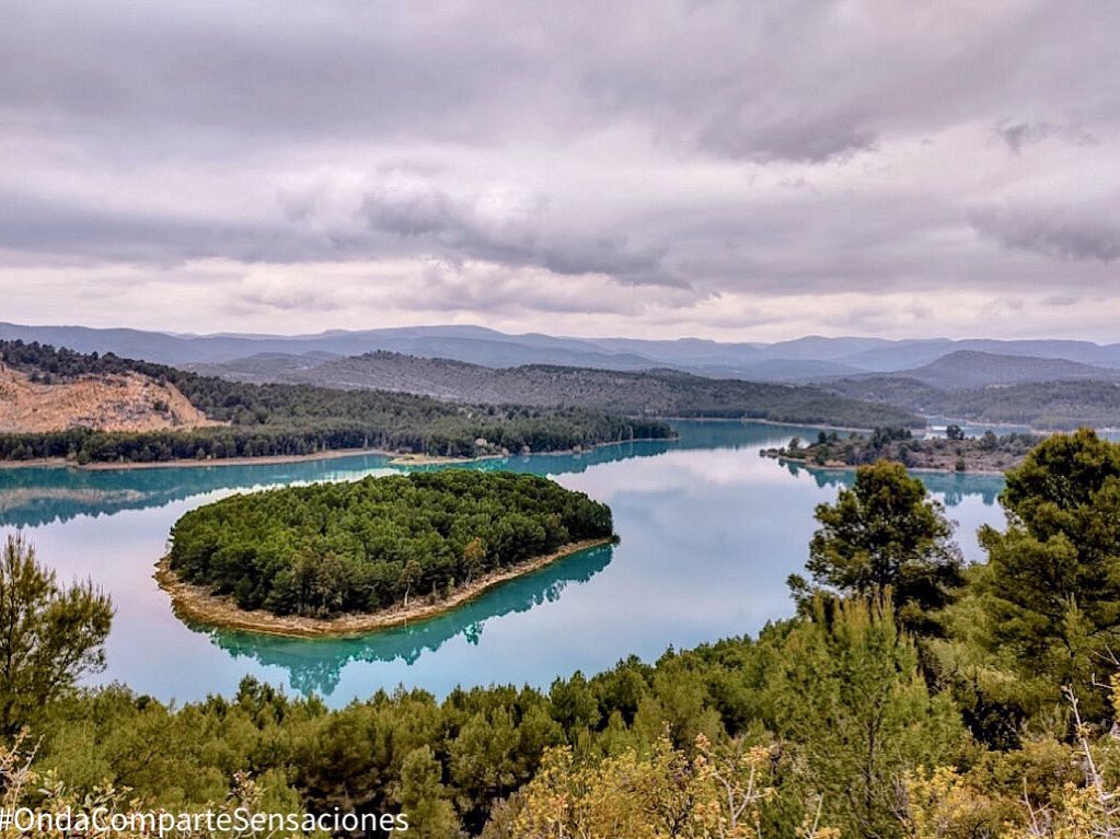 visitonda's tweet photo. El #Embalse del #Sichar es ideal para disfrutar de la naturaleza y practicar #senderismo, #kayak o #paddlesurf. ¡Y pasar un verano bien fresquito!🚣♀️💦
ℹ️964602855/onda@touristinfo.net
📸@marc_enjoy_it
#OndaComparteSensaciones #OndaTantoATanPoco #ondacastellon #ComunidadValenciana https://t.co/zE9e4yEboU
