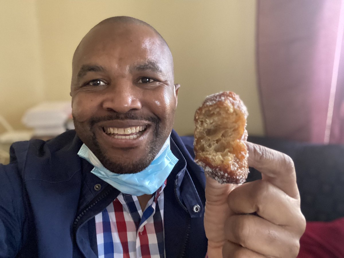 ricardomackenzi's tweet photo. Lovely #Koeksisters, roti’s, samoosa’s from #Loveinamug (Instagram) from Woodlands, Mitchells Plain
They also make a very nice savoury dip for your roti 😋😋
Support #smallbusinesses & the #pavementeconomy
Contact @Rafeeqa92353212 (a qualified baker) on 067 788 9439 https://t.co/VN3ozFcPx4