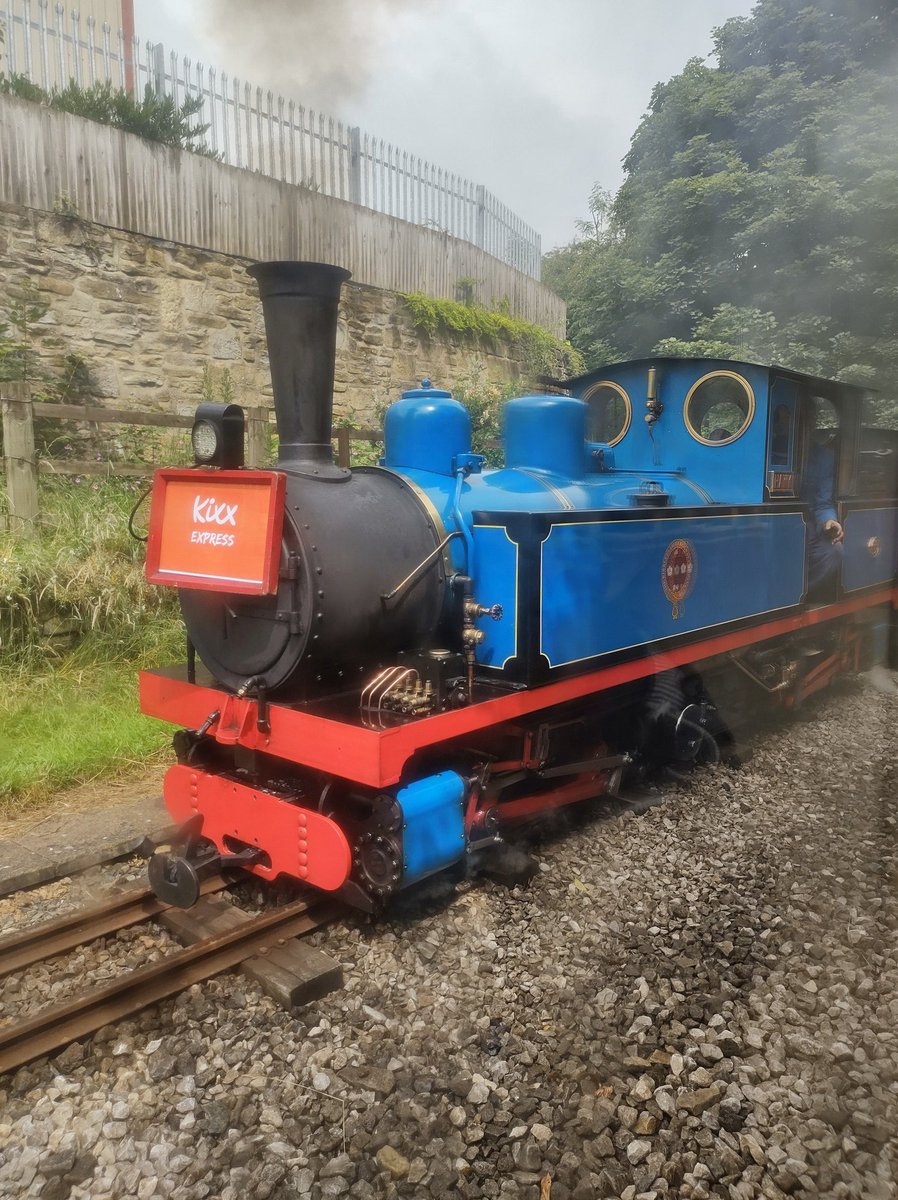 CinderPathModel's tweet image. I'm back from from a day out at the KLR, where the @WhistlestopV volunteers kindly showed me round the sheds and let me do some modelling research 😀