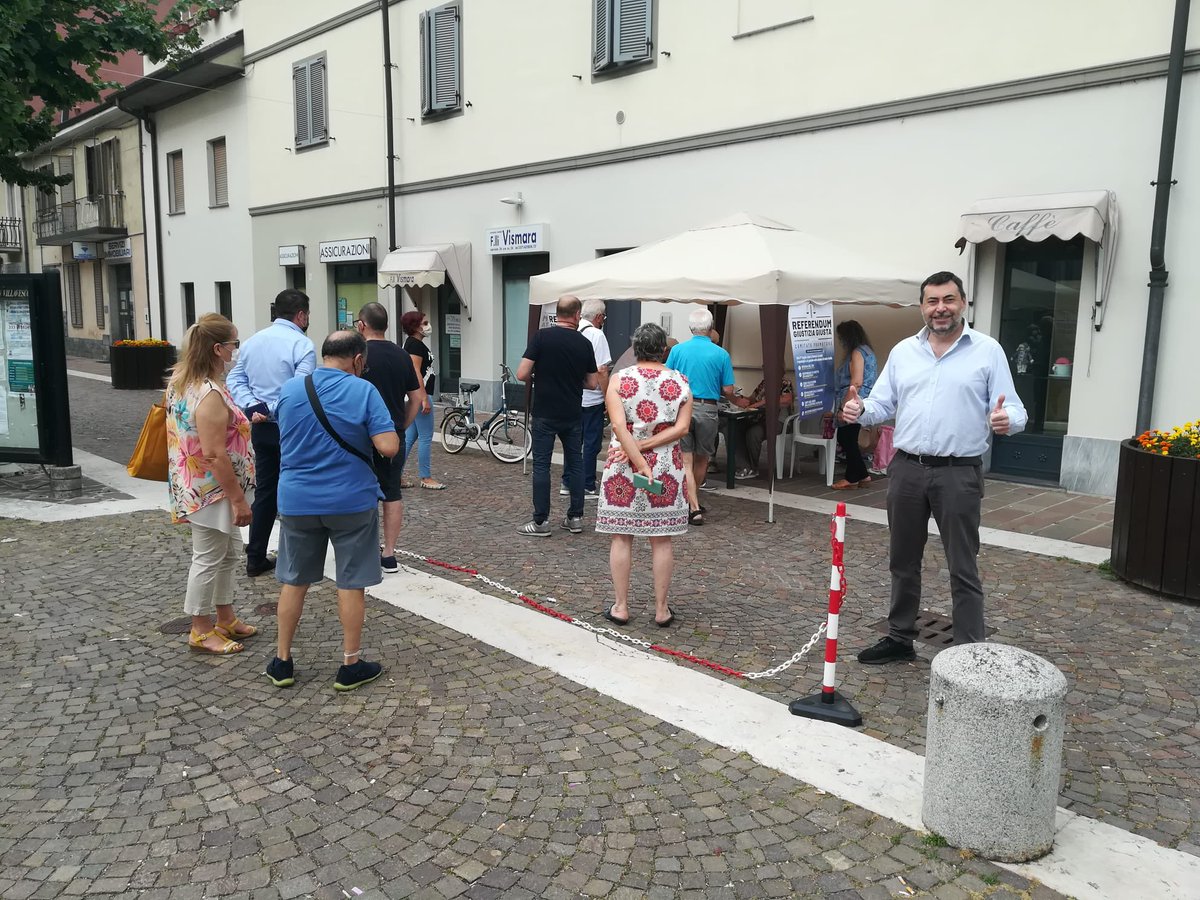 augussori's tweet photo. Questa mattina tante persone ai banchetti di #Tavazzano, #SaleranoSulLambro e #ValeraFratta, con altrettante firme a sostegno delle 6 proposte di referendum sulla giustizia promosse dalla #Lega!
#GiustiziaGiusta #ReferendumGiustizia #Lodigiano #vieniafirmare✍🏻 #BuonSenso https://t.co/jseRh9gMnw