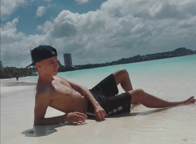 LIVE NOW!!! Come to see me on https://t.co/rZk9SlTo6v  and check out my onlyfans  https://t.co/bBil0x5XeS