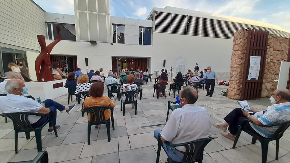 Ayer sábado, tuvo lugar la presentación del libro: 'Socuéllamos agricultura tradicional antes de la mecanización del campo' del Cronista Gráfico de Socuéllamos, Antonio Reales.

#MTDVS #ViveSocuéllamos #EnoturismoRVE #Rutadelvinodelamancha #DOLaMancha  #Socuéllamosturismo