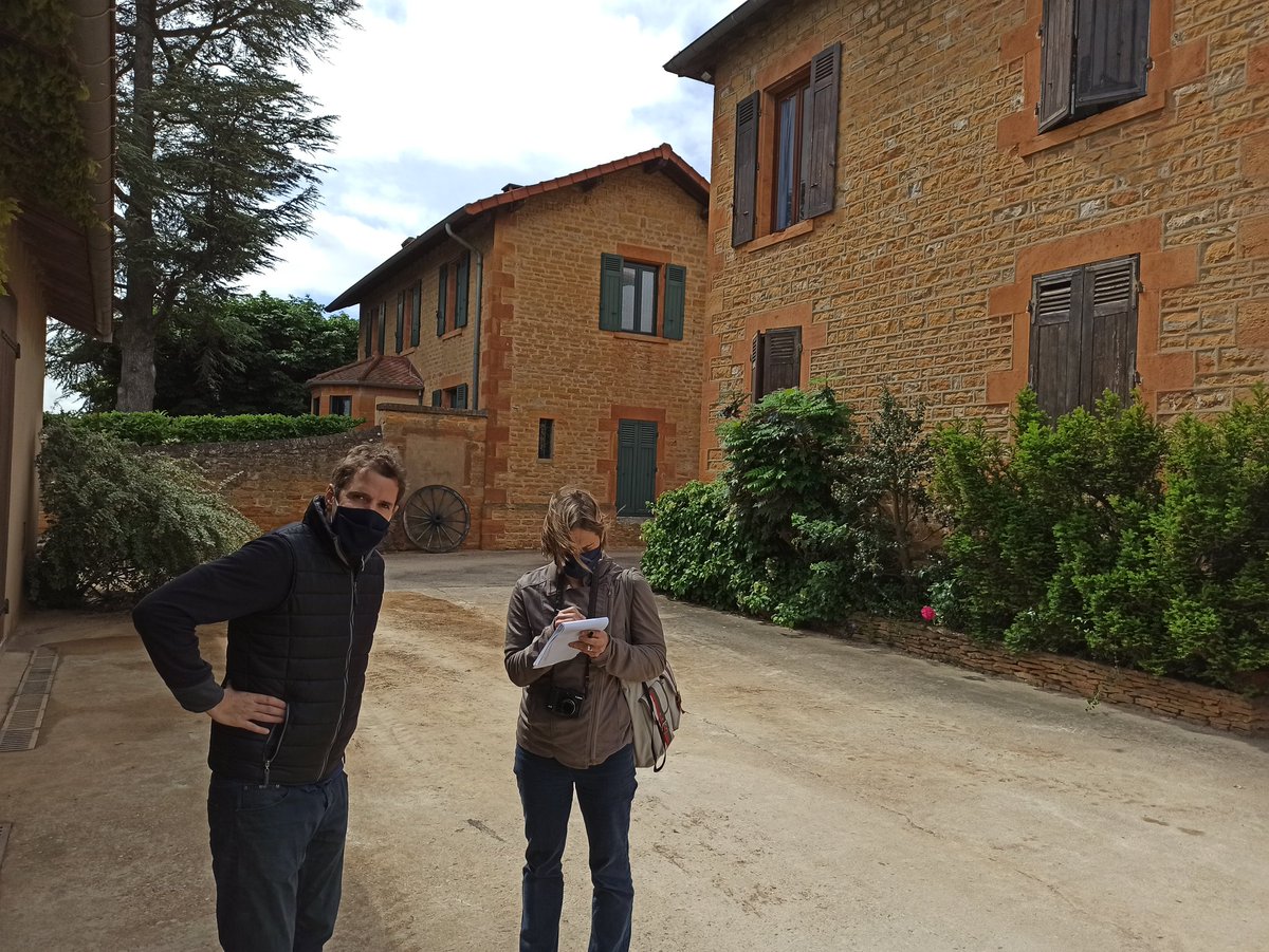 adivalor's tweet photo. "Mettre le bon déchet dans le bon sac conditionne l'efficacité du #tri". Benoît MERCHIER (Domaine Famille K), #vitibio 🍷🍇, revient sur son engagement TOTAL dans la gestion de ses déchets viticoles ♻️.
Bravo et merci à lui ! 🙏
#HVE #beaujolais #ADIVALOR
#EVPOH #EVPP #EVPF https://t.co/6AlUYdbBS0
