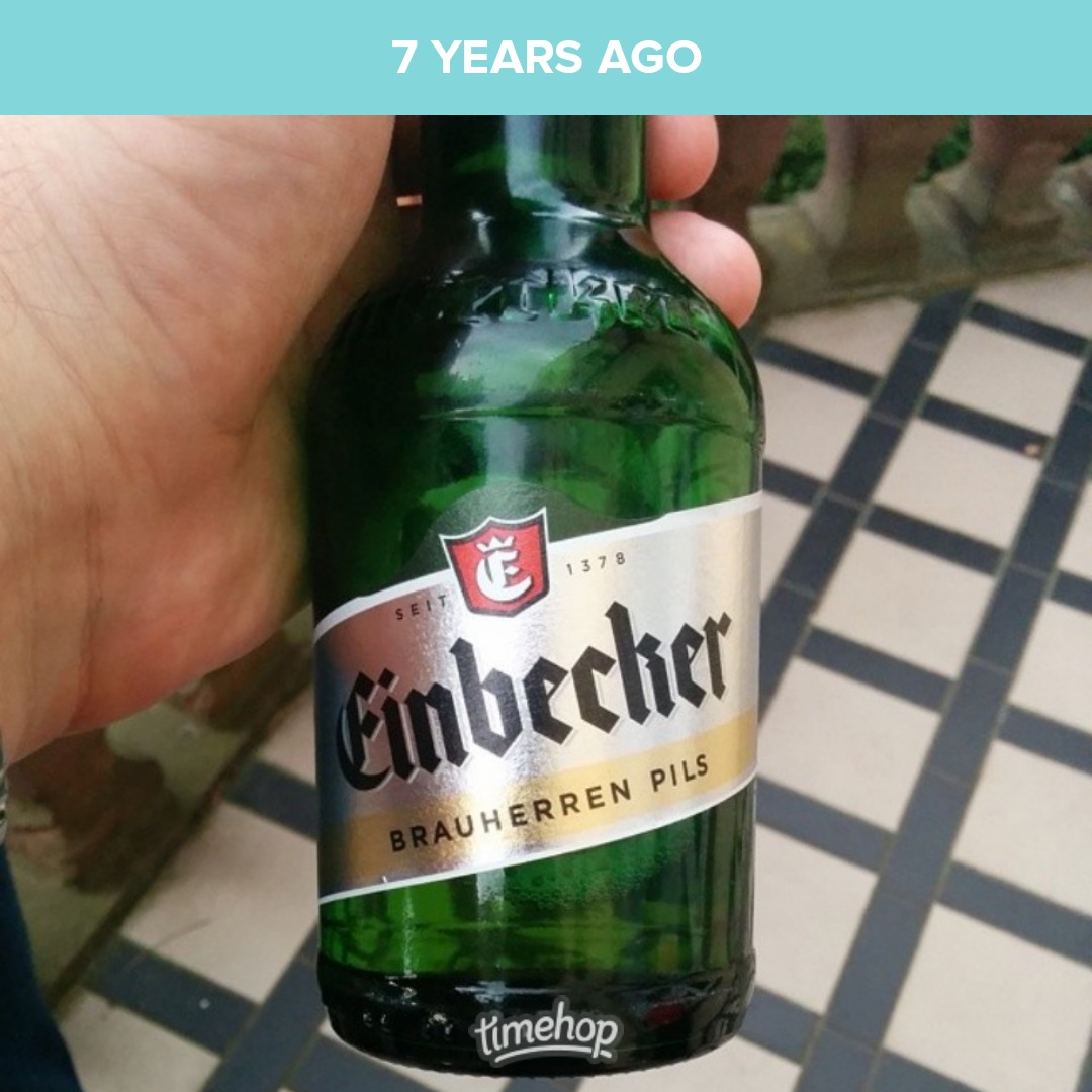HubertMayer's tweet photo. Heute vor 7 Jahre. Das #sca14 begann mit Bier und Grillen. Das waren tolle Zeiten.. Danke @KaiThrun für die Orga damals. Und das extra für mich geholt Einbecker Doppelbock! https://t.co/3EbHkVmby9