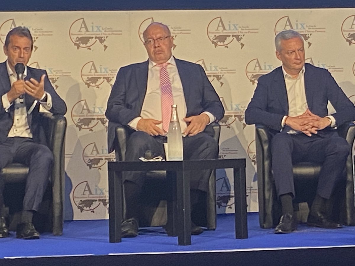 vlecasble's tweet photo. Mettre la crise du COVID derrière nous est le premier défi. Dans l’aéronautique, ce n’est pas encore le cas, dit le patron d’@Airbus , ⁦@GuillaumeFaury⁩ #REAix2021 https://t.co/LN0HLBDuKj