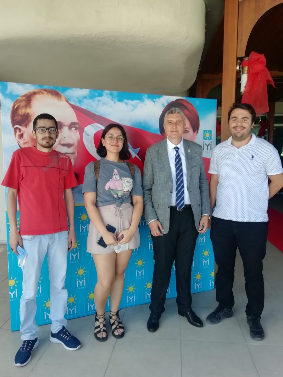 İYİ Parti Bayraklı ilçe başkanlığının düzenlediği kahvaltı etkinliğinde buluştuk. Pazar sabahımızı bu güzel organizasyon ile şenlendirdik. #iyiparti