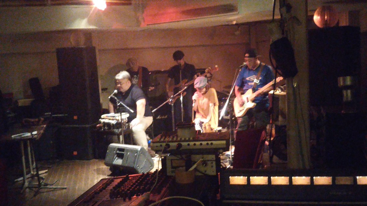 twobonewalker's tweet photo. どの現場行ってもそうなんだが、DJブースから見る景色はホンマに最高なんよ。
みんなDJなりなよ。 https://t.co/qdShrMBWmq