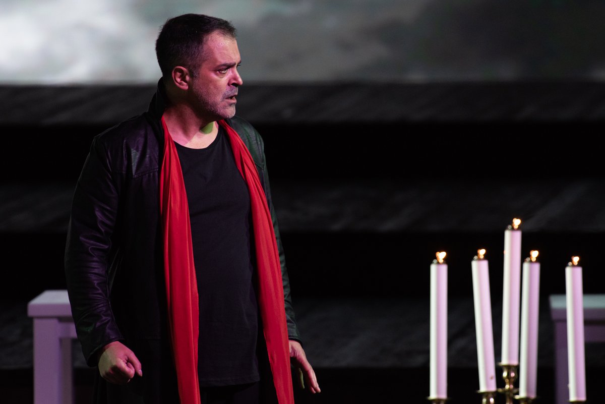 OperaRoma's tweet photo. “Il trovatore” di Verdi con la direzione musicale di #DanieleGatti e la regia di #LorenzoMariani torna questa sera 4 luglio, sotto le stelle del Circo Massimo. In scena #PieroPretti (Manrico), #GiovanniMeoni (Conte di Luna).
#CircoMassimo2021 #operaroma
Ph. Fabrizio Sansoni / TOR https://t.co/hRv3cx6Za9