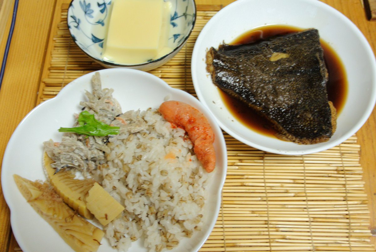 T0518m's tweet photo. 退院後はじめての自炊
ご飯炊いて
半年ものの魚煮付けた

今まで、コンロの火の音が聞こえにくかったので、火が怖くて自炊は避けてた https://t.co/9VEB3EaZnN