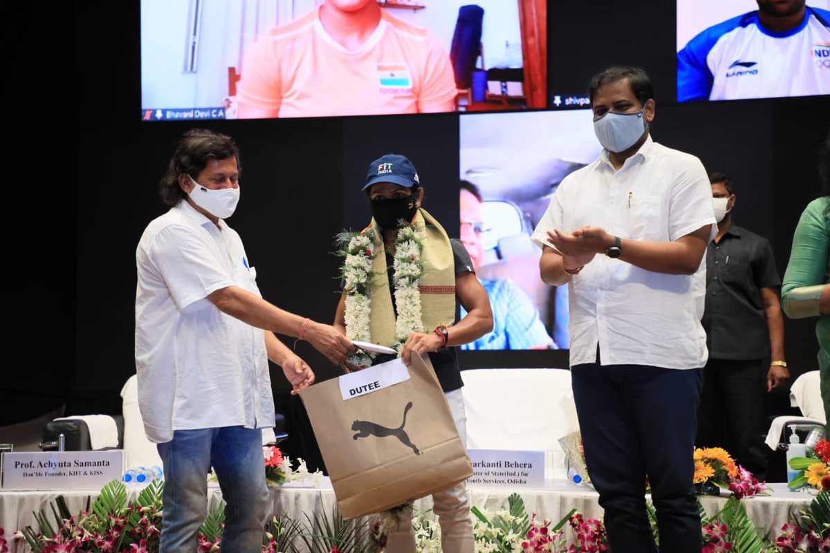 achyuta_samanta's tweet photo. Glimpses from the National Press Meet and felicitation ceremony of three athletes – @DuteeChand,  @IamBhavaniDevi  @shivpaljavelin  and Dr. Sudeep Satpathy, a sports medicine doctor, from @KIITUniversity who have made the cut for the Tokyo Olympics. #KIITInOlympics https://t.co/0WTyPUHgEB