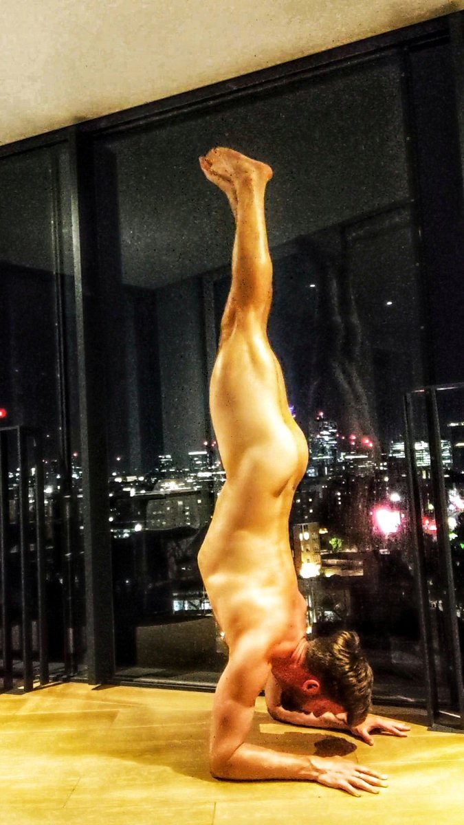 AxlHose's tweet photo. More practice with forearm stand variations, this time vertical.

#nakedyoga #nudist #gay https://t.co/pPFZWyOxgY