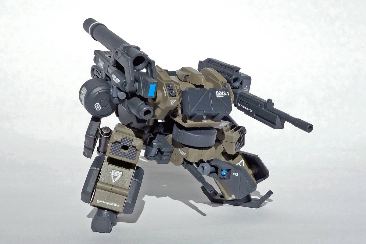 二足歩行係 スター・ウォーズ』にこんなのいたよね？ 足の交換可能な｢二足歩行ロボ