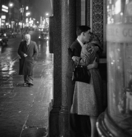 "Durumum çok kötü sevgilim diyordu; belki bugünlerde intihar ederim. Bana yaşama gücü veremez misin?"

-Oğuz Atay, Eylembilim