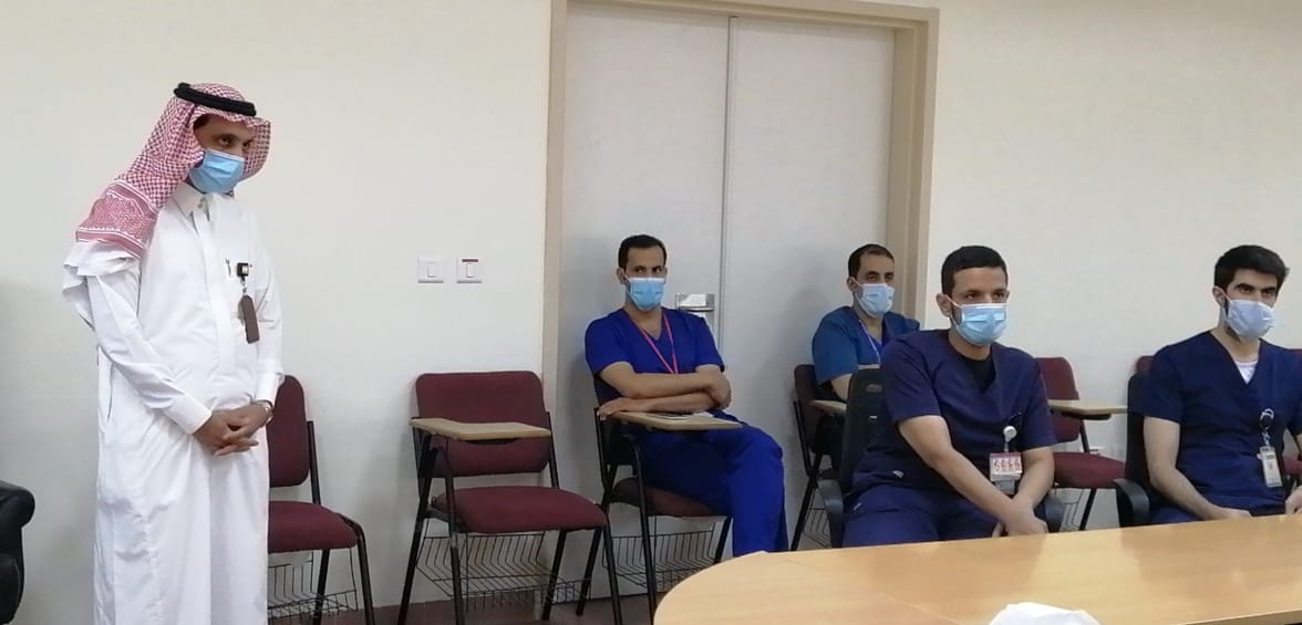 r_dgh's tweet photo. تحت إشراف الأستاذ /مرزوق العتيبي مدير مستشفى الدوادمي
والأستاذ /حسن العتيبي
مدير خدمات التمريض
تم اليوم تدشين برنامج أمانة و استنارة الذي يهدف الى التزام الممارسين الصحيين بمنهجية ماقبل الإجراء الطبي للمريض و تقديم الرعاية التمريضية بغطاء قانوني و إطار اخلاقي. https://t.co/Ottxm9KrxH