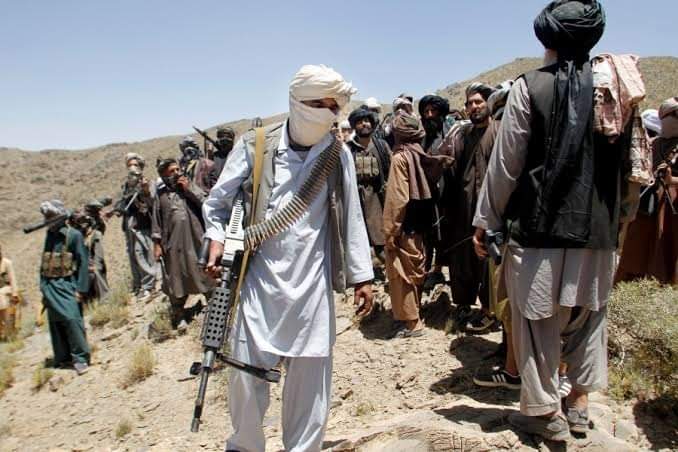 MehranMemon32's tweet photo. Afghan Taliban have seized Kandhar's key districts, police headquarters &amp; governer office. American withdrawal has given Taliban a clear way to form govt. In result of this terror &amp; tyranny in Afghanistan, thousands local families will migrate to Sindh.
#SendBackToAfghanRefugees https://t.co/y2yAzi3lO3
