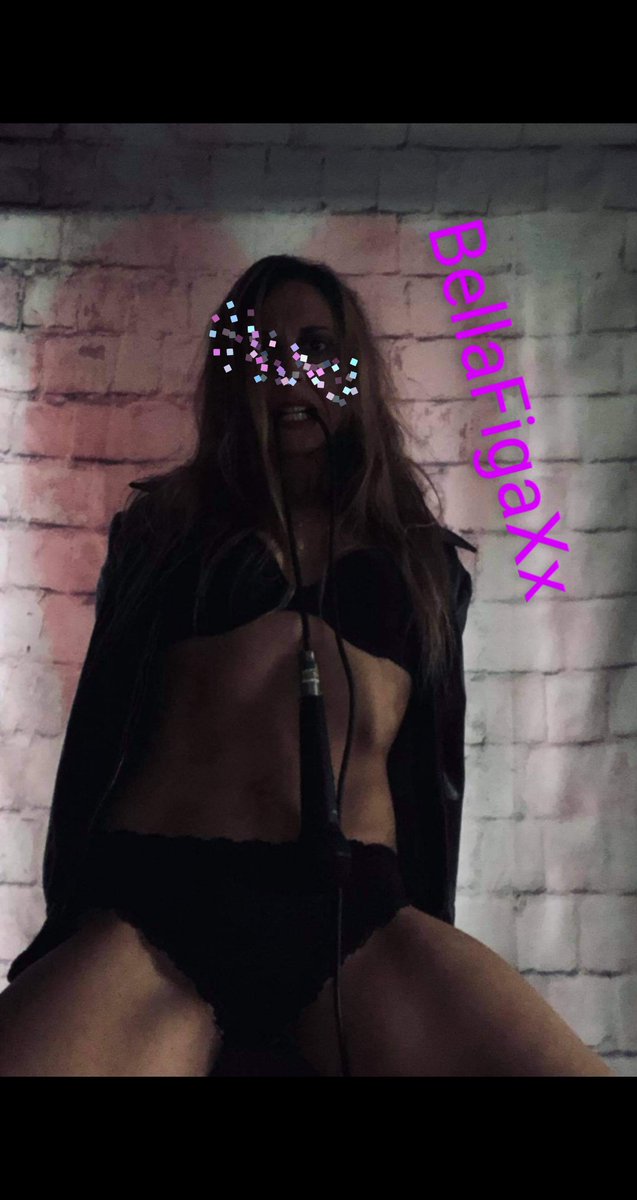 BellaFiga4's tweet photo. He said I love you 
I ran like a track star 
He had my heart from the Start now has my dust in his eyes
The regret is real 
But the hurt is deeper 
Moral is Never hurt the one that wants to be close 
Cause one day they will have moved on n will be a distant memory in ur eyes ✌ https://t.co/RqB8IUNYLm