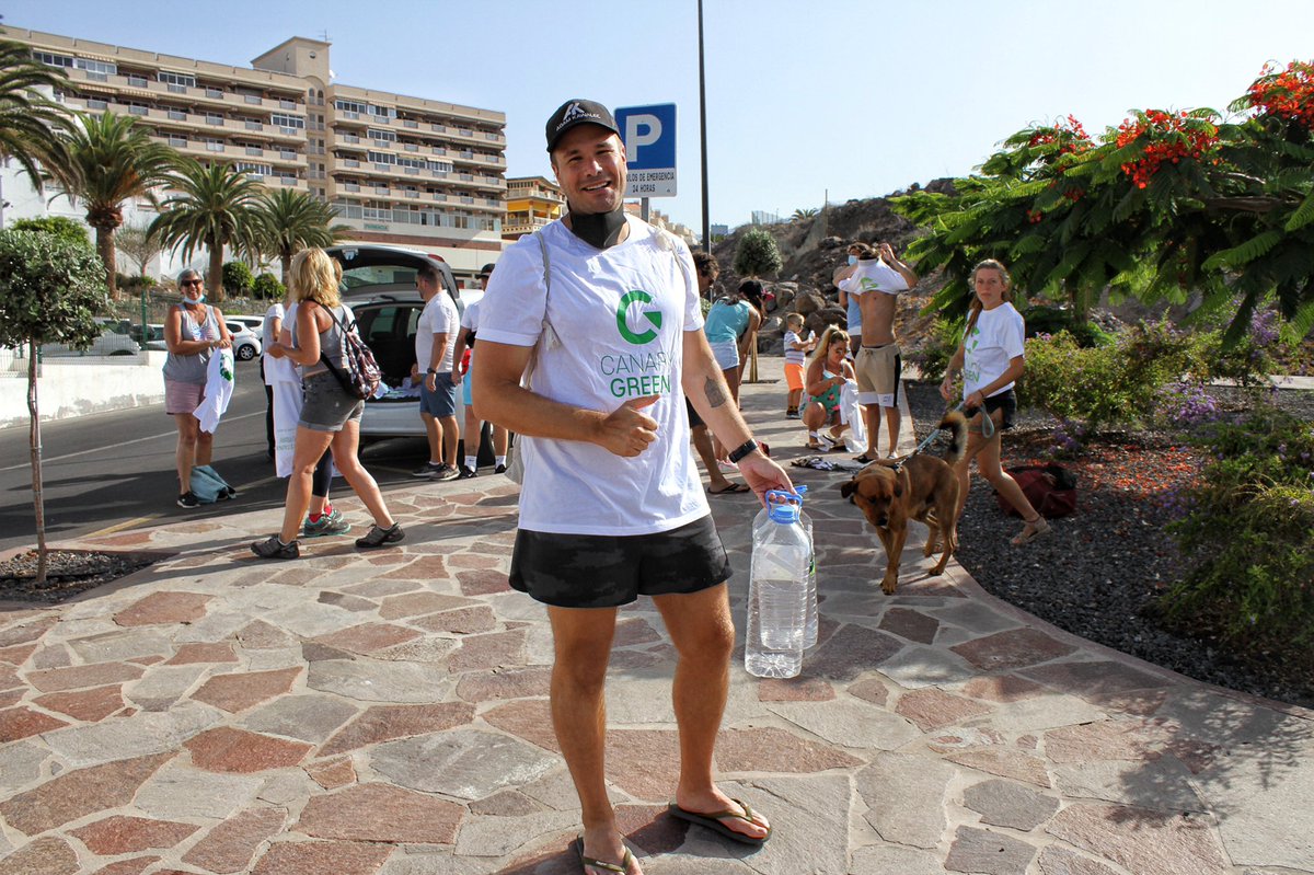 We helped kick off #plasticfreejuly with a little help from our friends <a href="/pearly_grey/">Pearly Grey Tenerife</a> and <a href="/paradisedives/">Paradise Divers</a>  Are you doing anything for Plastic Free July? We’d love to hear from you 👌🏼 thanks to our partners: @plasticfreejuly <a href="/NoPlasticTravel/">Travel Without Plastic</a> <a href="/aguitalifestyle/">AGÜITA</a>