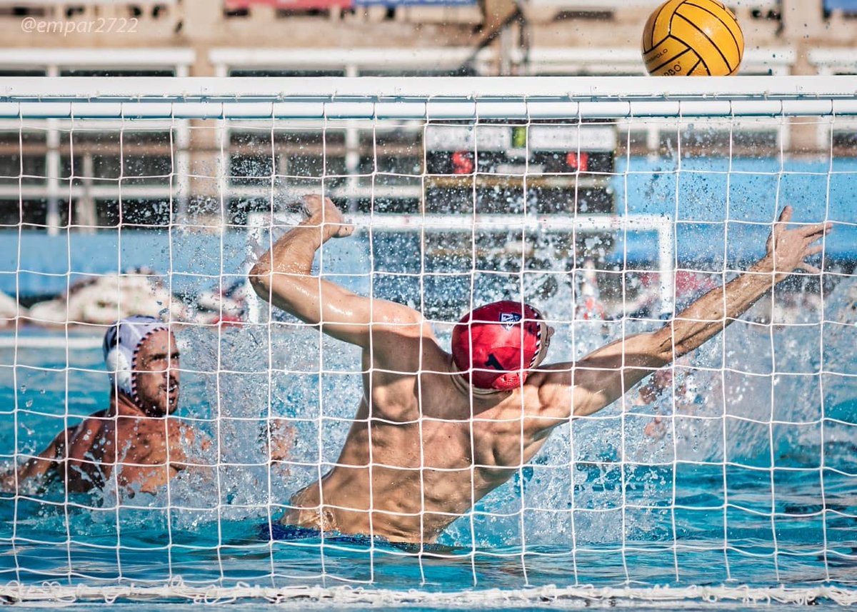 mlloret1's tweet photo. Orgulloso y agradecido, pongo fin a una etapa increíble en el @cnmataro. Inmensamente agradecido a compañeros, entrenadores y todas las personas del club que han ayudado a que el waterpolo siguiera competitivo en la ciudad. https://t.co/9Uw3T7h35L