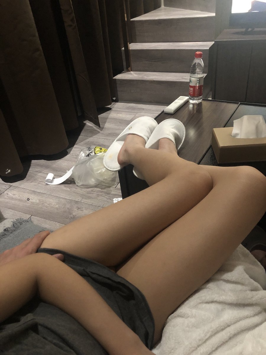 Sadism333's tweet photo. 别的哥哥都有女粉，我连个女粉都没有，死了算了😶‍🌫️😶‍🌫️😶‍🌫️ https://t.co/e5JLfxJx1T