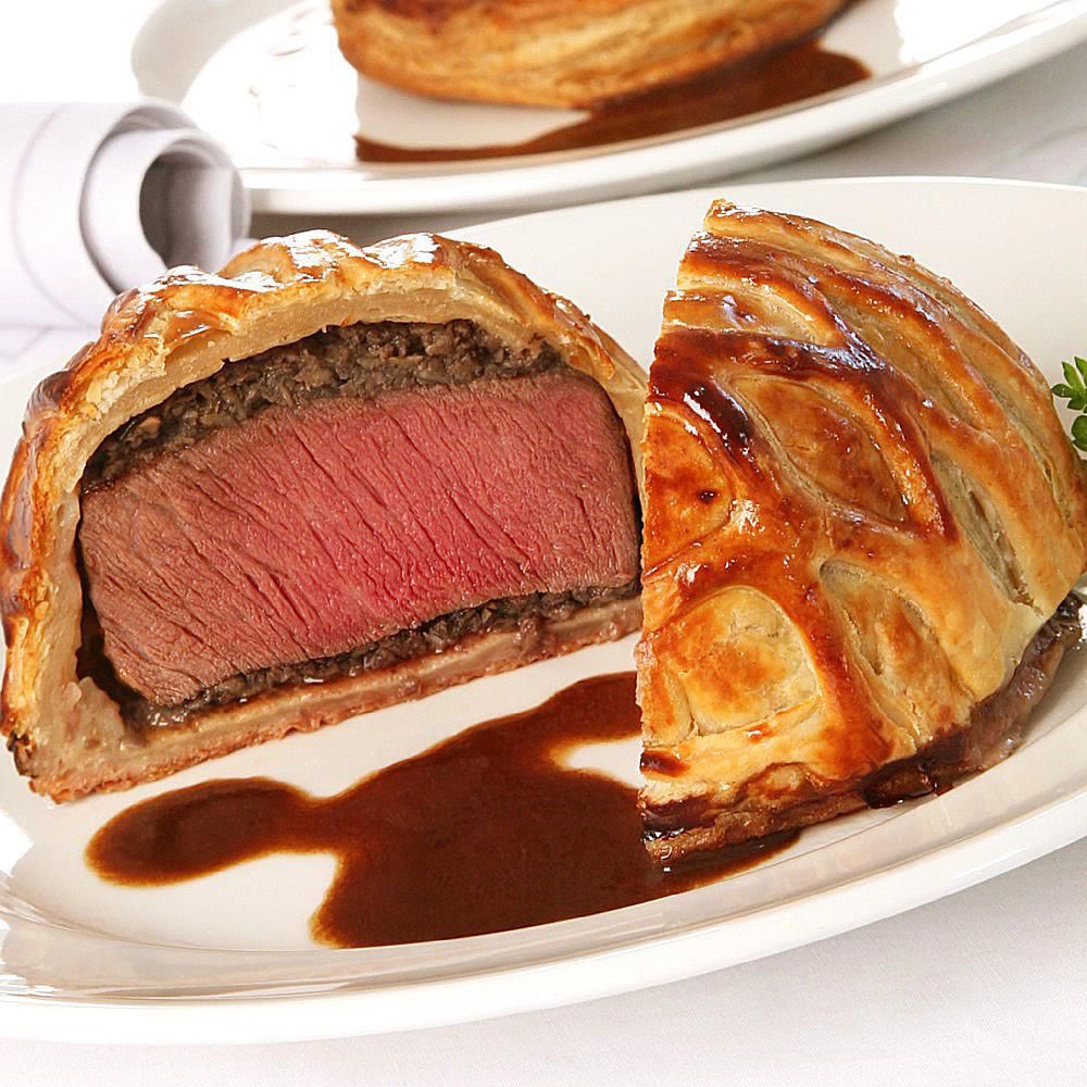 ChefsPass's tweet photo. More of our individual Beef Wellingtons for this weekend
They’re easier to cook as individuals in a normal domestic oven #beefwellington #britishbeef @lakesspec #beeffillet #filetdeboeuf #filetedecarne #lakesspecialityfoods https://t.co/vUFpDlyFdV