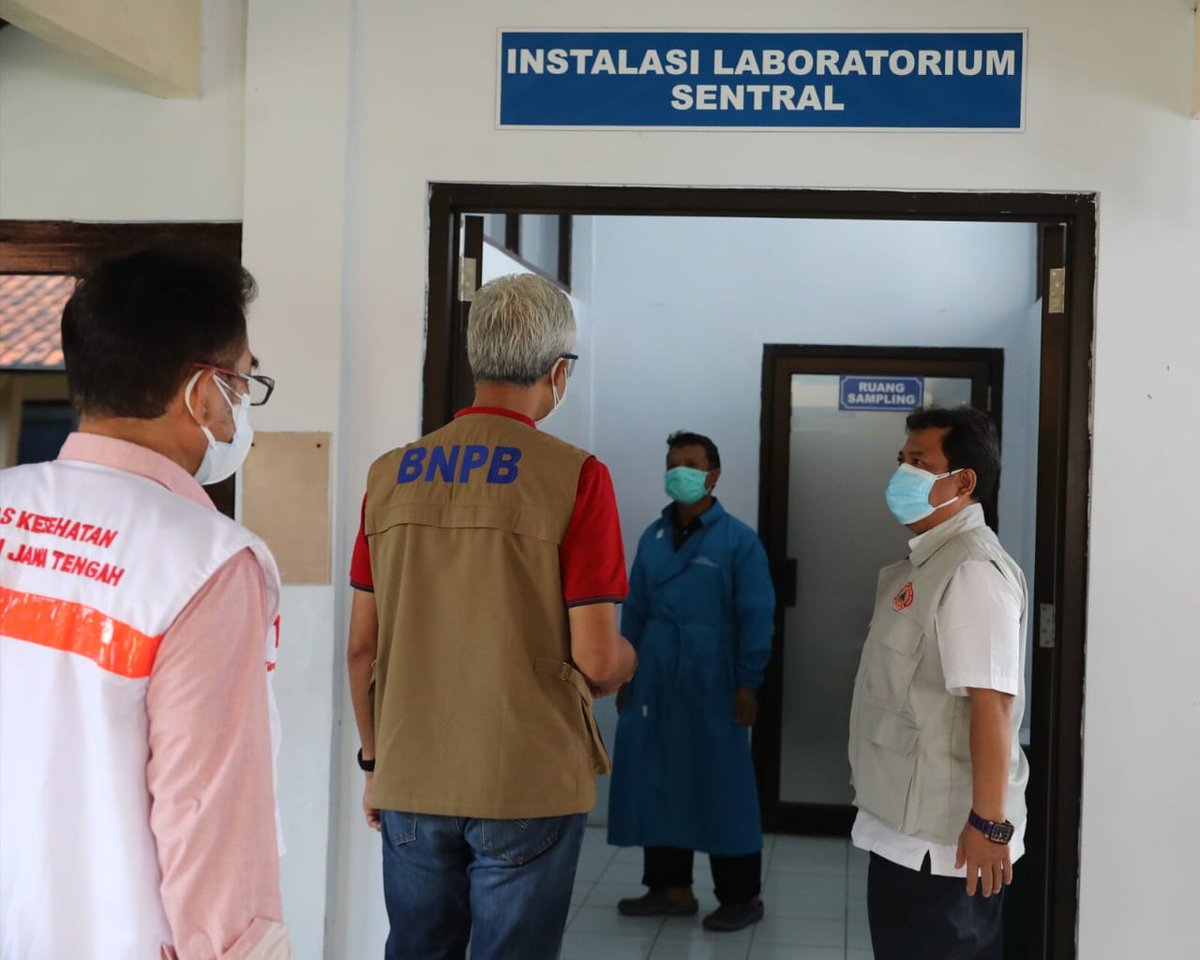 Jateng_Twit's tweet photo. Gubernur @ganjarpranowo tegur @rsudasharipml Pemalang, Rumah sakite Ojo Kemproh

CC pak bupati @muktiagungwbw
&amp; @wakilbupatipml

https://t.co/Dt9F6MaWuc https://t.co/PzqXNmWqbb