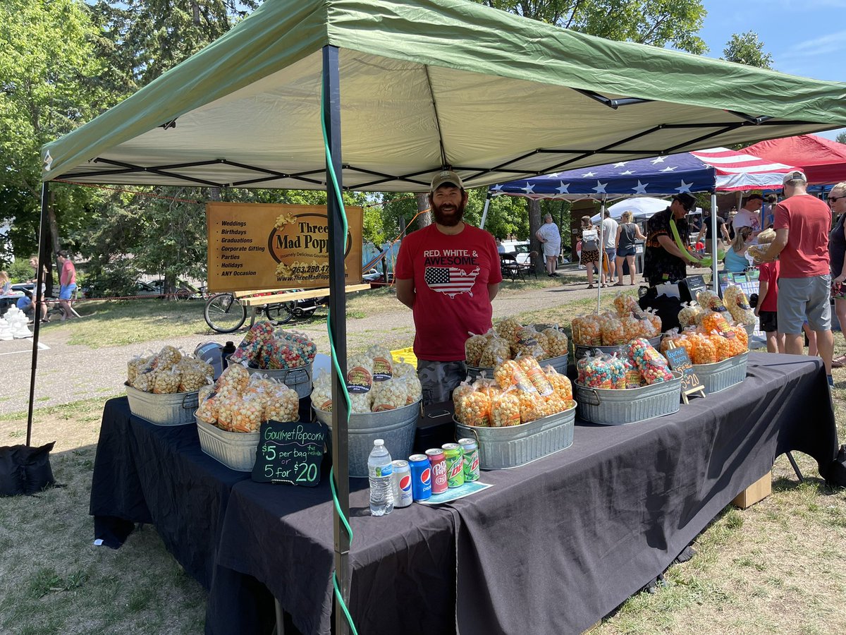 Don’t want a hot dog? Come for some ice cream, empanadas, or pop corn.