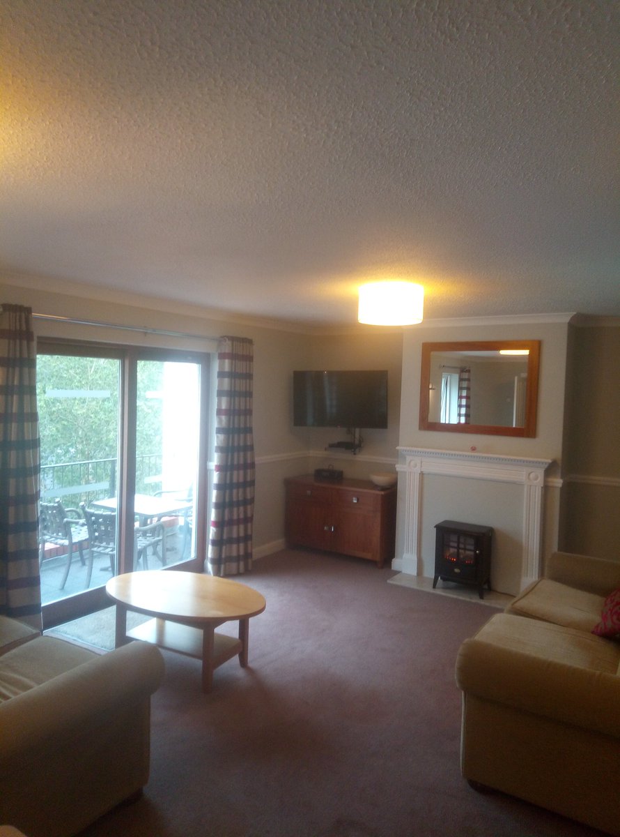 WesWeeks tweet media