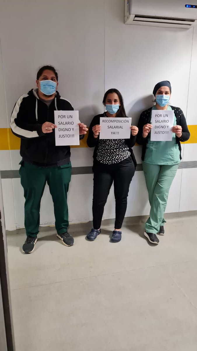 Reclamo de Las y Los Trabajadores del "UPA 17" de Quilmes.
“PARITARIA YA”
#SinSalarioNoHaySalud