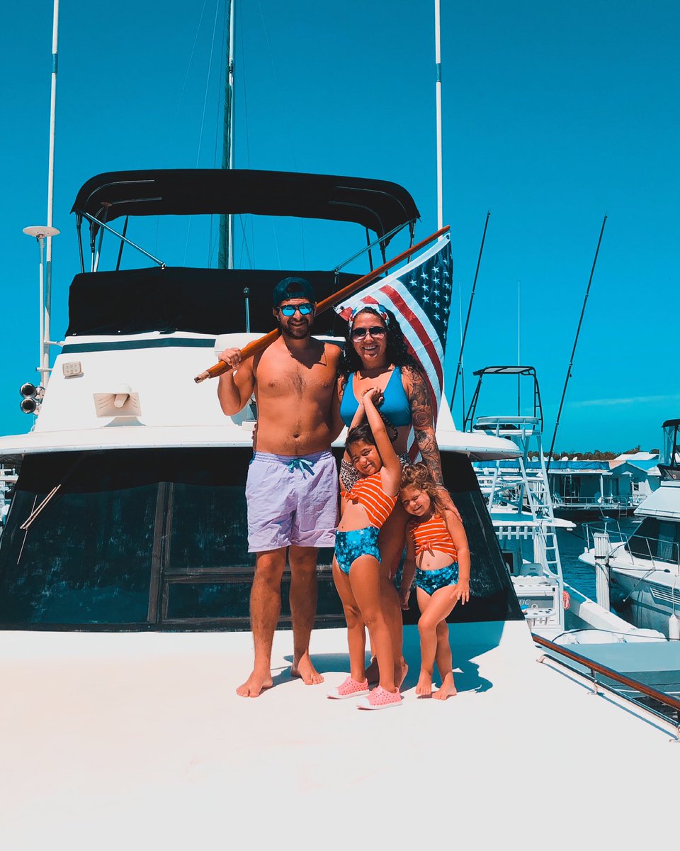morgtayjo's tweet photo. Happy 4th from us from the Florida Keys! ❤️🤍💙🇺🇸 https://t.co/TukFobHeUs