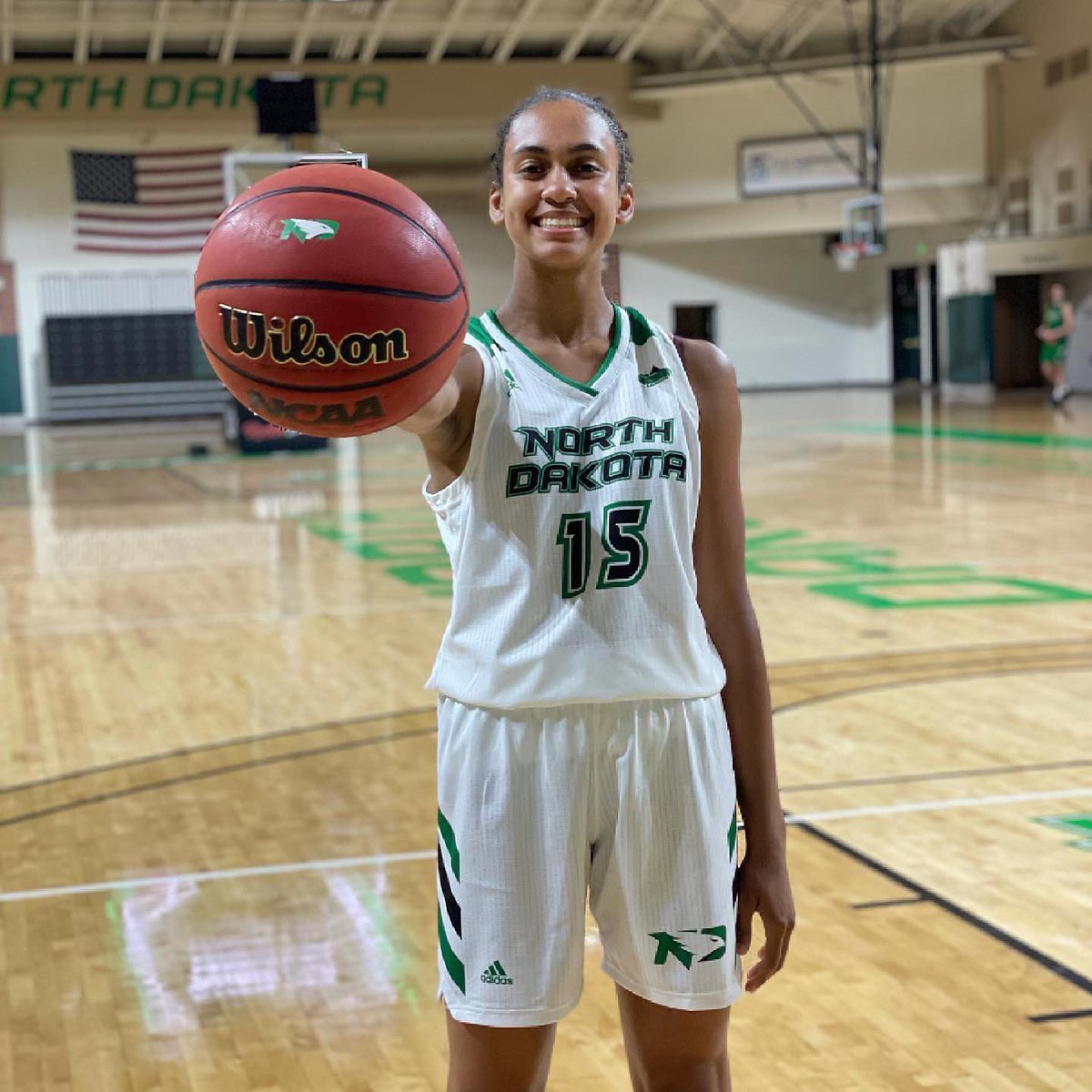 KieraPemberton's tweet photo. First Unofficial University Visit. Thanks to @UNDwbasketball @coach_bernhard @undcoacheves @coach_mo @NkwaneUND for the amazing visit! @UPrep_bballbc #blessed #Hardwork #womanpower #Langley #Canada #basketball #Competition #goals https://t.co/CpffnXAesM