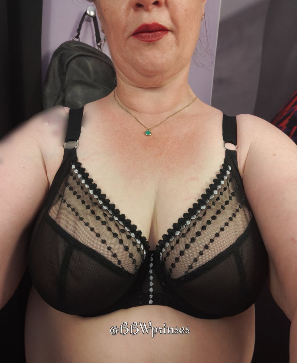 Nieuwe bh's gekocht.
#paskamerfotos 
#retweetme #tieten #tepels #hangtieten #uiers #groteuiers #hanguiers #spenen #bbw #lovemytits #hugetits #bigtits #naturalhangers #naturalbreasts #teats #udders #Gcup #bbwprinses #mydickandsuch