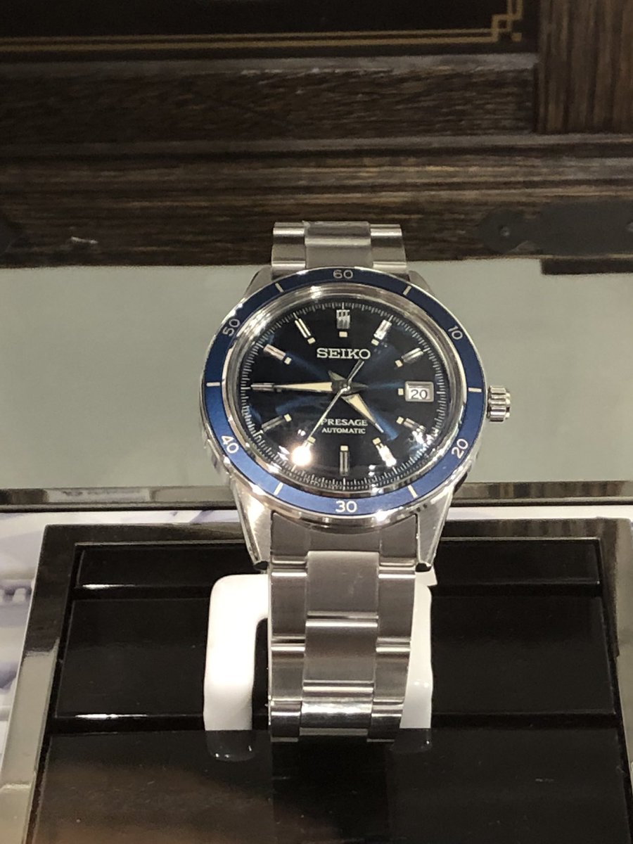 thelanjampod's tweet photo. The Seiko Presage #Style60 in blue spotted in the wild. The blue is ref. SRPG05J1 equipped with the 4R35 movement and harkening back to Crown Chrono from the 1964 Tokyo Olympics.
#Seiko #Presage #seikopresage #watches @seikowatches https://t.co/5z90P9I3c4