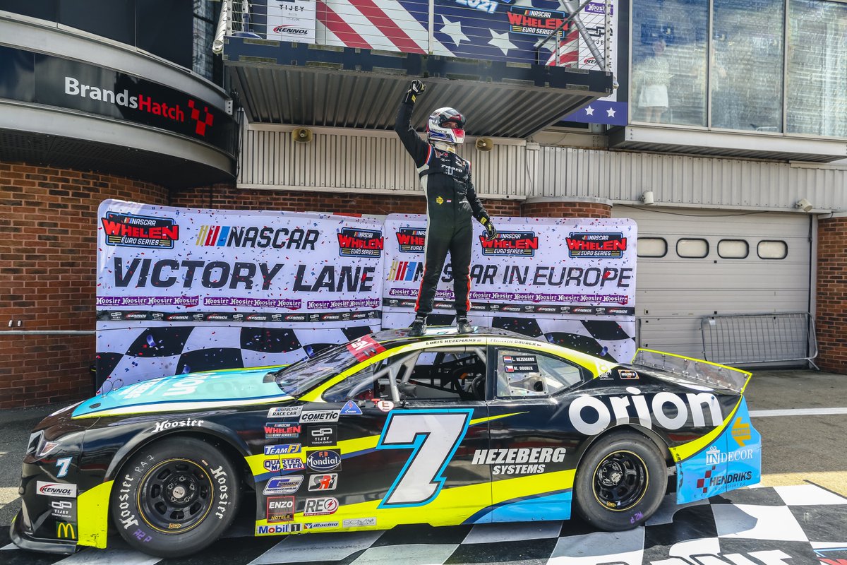 blog_senna's tweet photo. Hezemans gana la segunda carrera en @BrandsSpeedFest:
https://t.co/IrMMlpM7Qn
#NASCAR #EuroNASCAR #Day #Hezemans #Ercoli #Rocca #Ghirelli #Graff #Bleekemolen #Gabillon #Maggi #Delsaux #Lasserre #CAALRacing #HendriksMotorsports #BrandsHatch
Foto: @EuroNASCAR https://t.co/H8s6NimllO