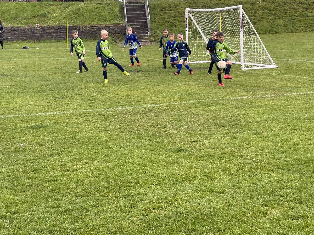 mossbankjfc's tweet photo. #MossBankJFC our U8s Greens in action yesterday on the @LeasingOptions Pavilion in a friendly game at 7x7 v @LeighGenesisJnr U8s in a great game ⚽️ Dylan getting MoTM for the Greens ⚽️🏆 #LoveFood #RenderRevival #CW_HairDesign #upthebank #GSR https://t.co/2L5IGHhbmW