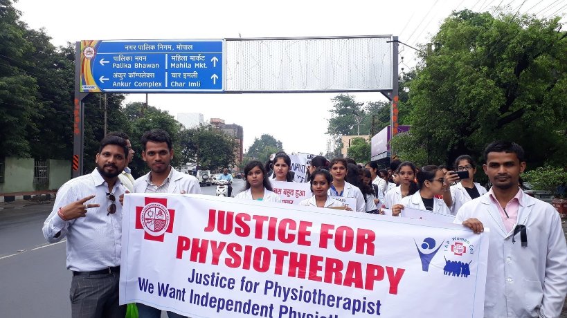 KhokharTania's tweet photo. A separate council for us physiotherapy students is not "compulsory", its "mandatory" and our deserving right@ImranKhanPTI

@UsmanAKBuzdar

@nhsrcofficial

#JusticeForPhysioCommunity
@KhashiaJ 
@Fareeha83271526 https://t.co/iVhaSghZmE