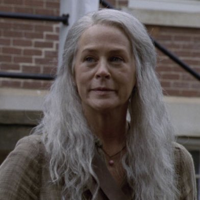 AMALALSHARIF's tweet photo. They’re so beautiful together and I love them so much. #twd #caryl https://t.co/kIPZnfcQ2I