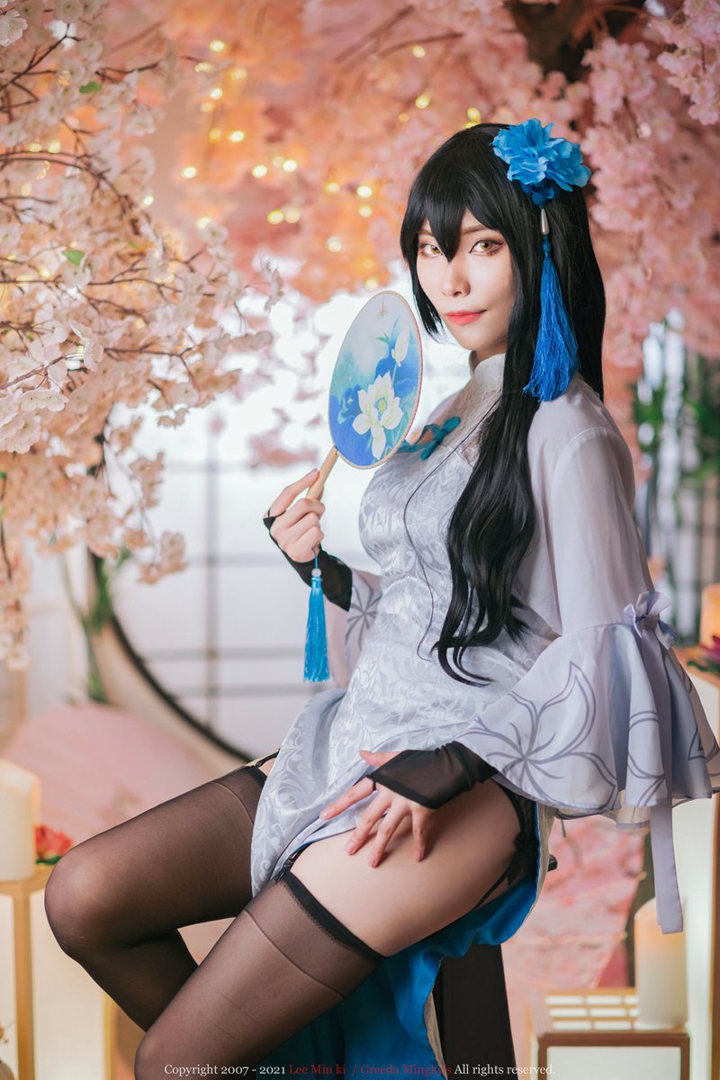 SquirrelBe1021's tweet photo. #少女前线
#ドールズフロントライン
#Girlsfrontline
#소녀전선 #95식
#No129 #95式
#kr_cosplayer
" 今年は 同僚が 増えたら.. お年玉も いっぱい 用意しないと. 97食分は 昨日 渡したから, 大丈夫ですよ .. "
cos @SquirrelBe1021
p.b @lmkisarang https://t.co/Zw5bTCM9t5