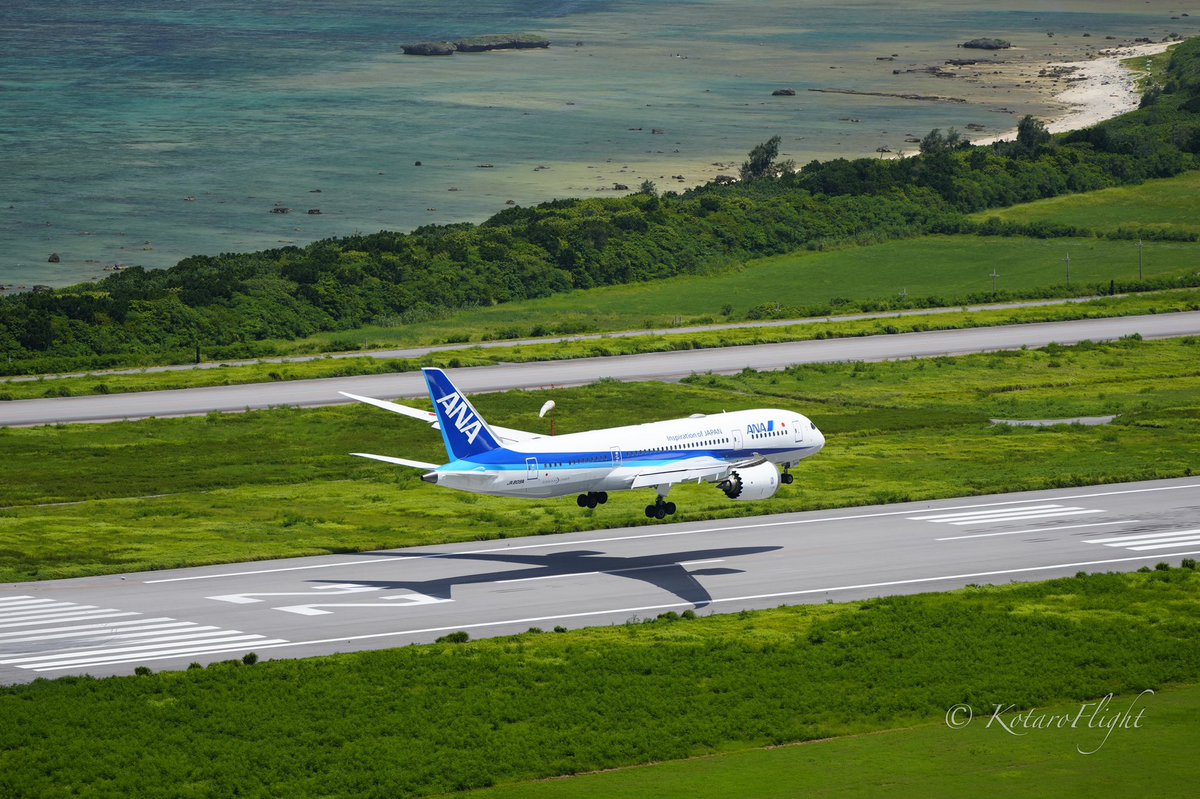 KotaroFlight's tweet photo. 延べ4回の石垣カラ岳撮影のうちRWY22降り2回、04上がり2回となりました😊今回の22着陸はどうして単調になりがち🤔立ち位置を変えたいけどあまり動けないし😅贅沢な悩みです💦#Aviation #ISG #ROIG #ANA #NH91 #NH92 #B788 #JA809A #ソラマニ_ヒコーキ 🗓️2021/07/03✈ https://t.co/7YTrpFt6fi