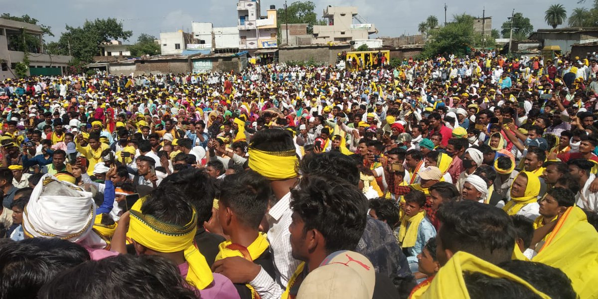 #jays 
आज देवास नेमावर में हत्याकांड के आरोपी दरिंदो को तत्काल फाँसी की मांग आंदोलन में अपनी बात रखते हुए..! #इंजी_लोकेश_मुजाल्दा  जयस राष्ट्रीय प्रभारी

<a href="/LokeshMujalda/">Lokesh Mujalda</a> <a href="/roat_mla/">Rajkumar Roat</a> <a href="/Bhilraj11/">Bhanwarlal parmar</a> <a href="/ajay_H_kanoje/">Ajay Kanoje Adivasi</a> <a href="/Chhotu_Vasava/">Chhotubhai Vasava</a> @Garima750 @Komal_tribal @Roat_kantibhai <a href="/ShubhamMujalde4/">Shubham Mujalde 🌿</a>