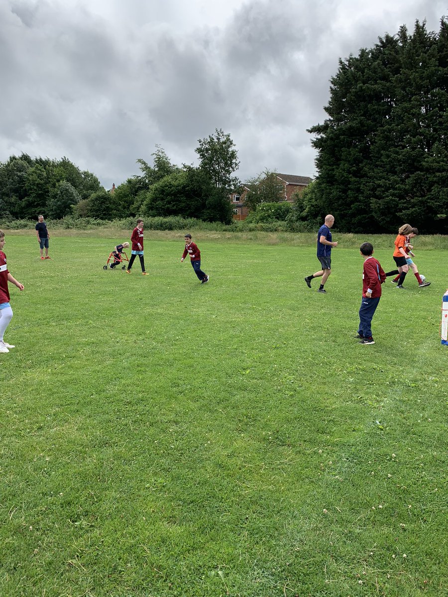 Doug19951999's tweet photo. Super morning of smiles, fun and goals. Sunday mornings are the best! Thank you to all the help from our parents who helped me clear dog poo, sweep up broken glass bottles and keep the children happy and playing. #superteamwork #disabilityfootballisthebest #cpcan https://t.co/K2B7RQh6f0