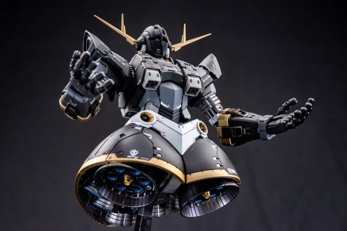 #自慢の金色ガンプラを貼れ
ゴールドはホワイトにもブラックにも合う使いやすいカラー👍 