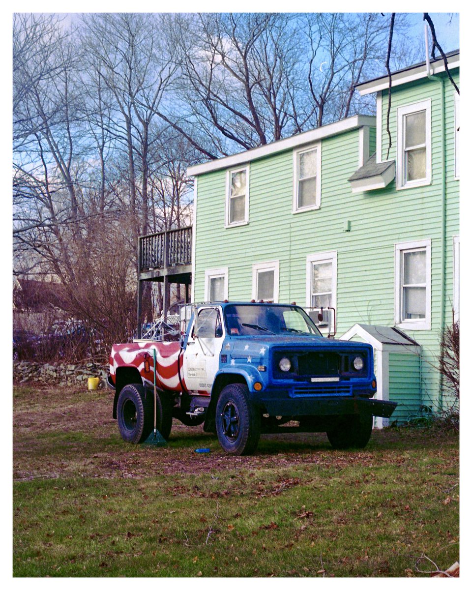amkelleydesign's tweet photo. Happy Fourth of July from the truck I see all the time https://t.co/1fw8nVkubc