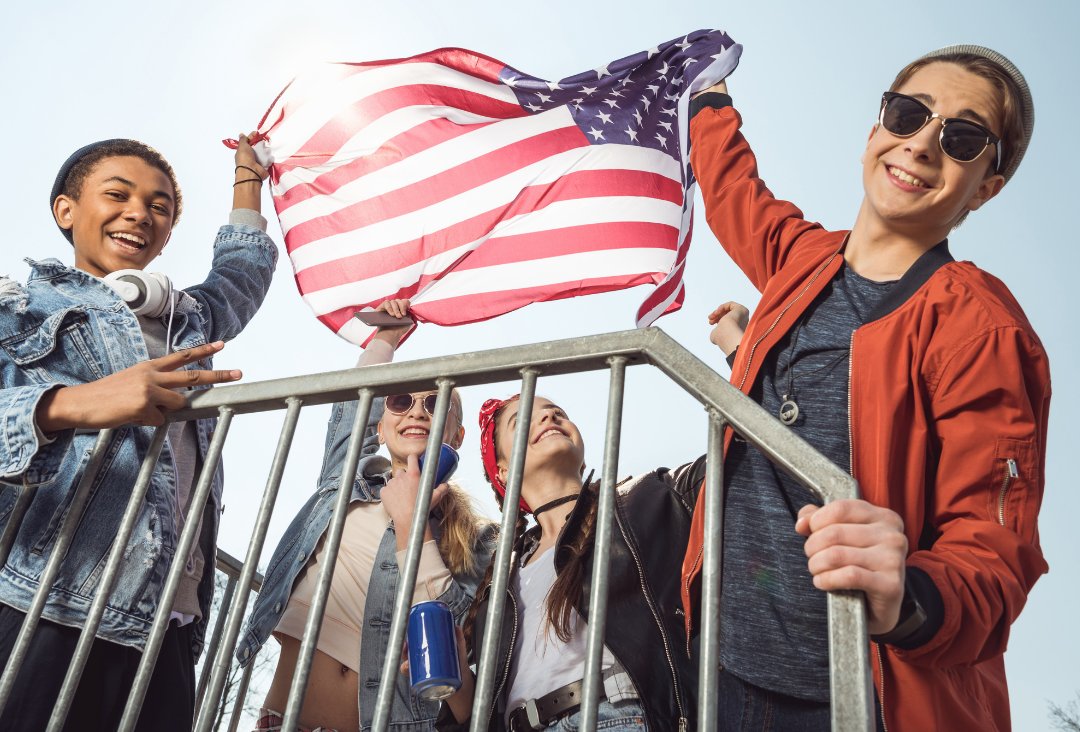 RegratifyingFD's tweet image. Happy 4th of July! America is a wonderful country filled with opportunities. However, many in foster care lack access to many of these opportunities due to the disruptions in their lives. Together, as a community, we can change that! #fostercare #fosteryouth #4thofJuly #USA