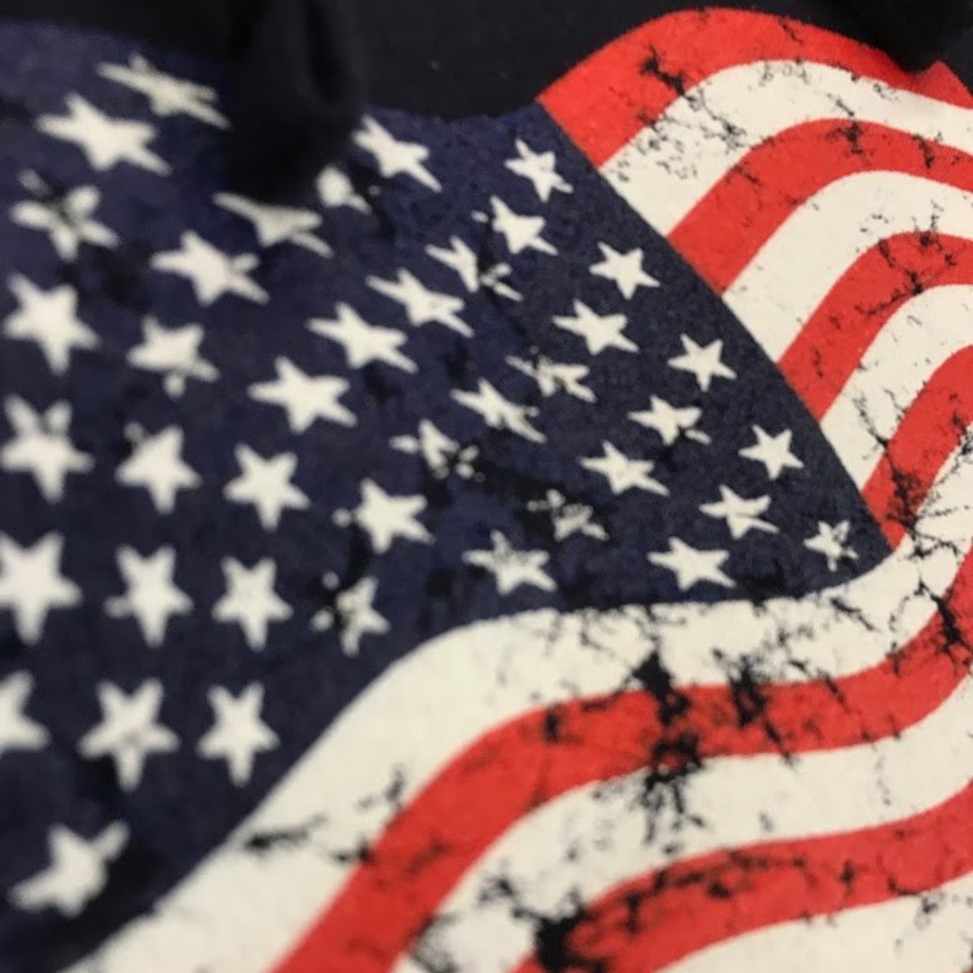 Happy Independence Day! 

#fourthofjuly2021 #independenceday #productpartner #americanflag #sceenprint #screenprintedshirts #plastisolink #closedtomorrow