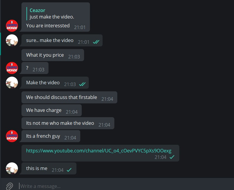 Ceazor7's tweet photo. New type of scam.. haha.. 

Told him i would pay 5 dollars.. he deleted the chat. https://t.co/ISWliQmVKN