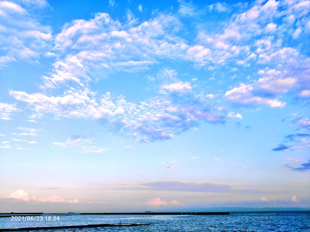 空と海と風 優しい風が 君に吹くように 優しい空が 君の目に映るように 君へ Omoi Kokoro T Co B0the5hcya Twitter
