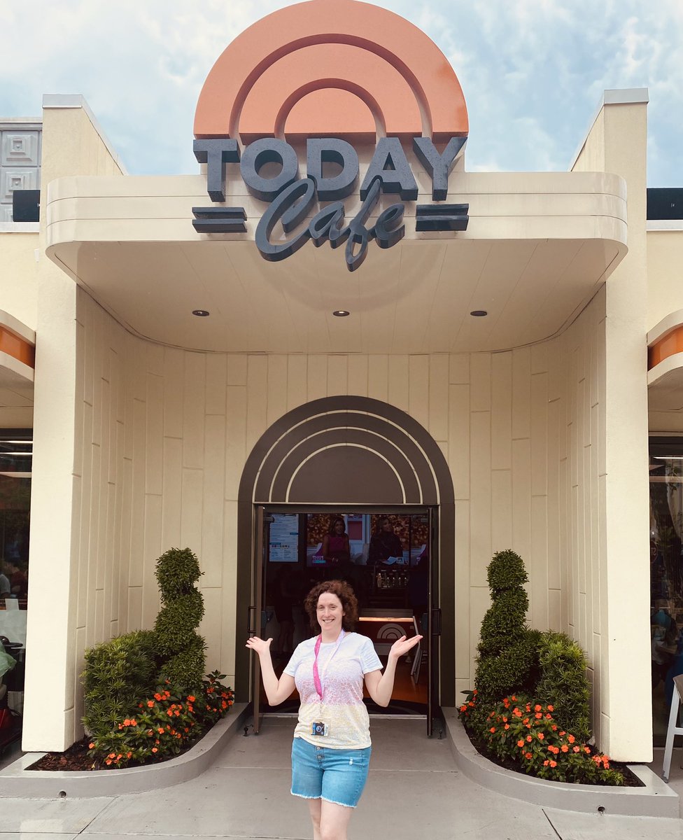 shel630's tweet photo. @TODAYshow @DylanDreyerNBC
So happy I got to visit the Today Show Cafe at Universal Studios! I had to try Dylan’s Roast Beef so impressed..😍 #todayshow #todaycafe #dylandryer https://t.co/oGyz96GEik