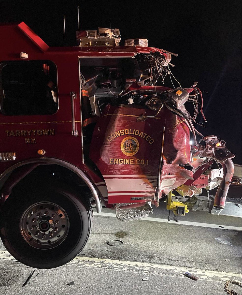 BillyGoldfeder's tweet photo. UPDATE: FIRE APPARATUS STRUCK ON NY INTERSTATE - “THE TARRYTOWN FIREFIGHTERS WERE BELTED IN WHICH PROBABLY SAVED THEIR LIVES.”
https://t.co/maKb7as6d1 @IAFC_SHS @nysfirechiefs @Respondersafety @USDOTFHWA #tarrytown #consolidated #engine77 #firefighters https://t.co/f6UCql2ZuL