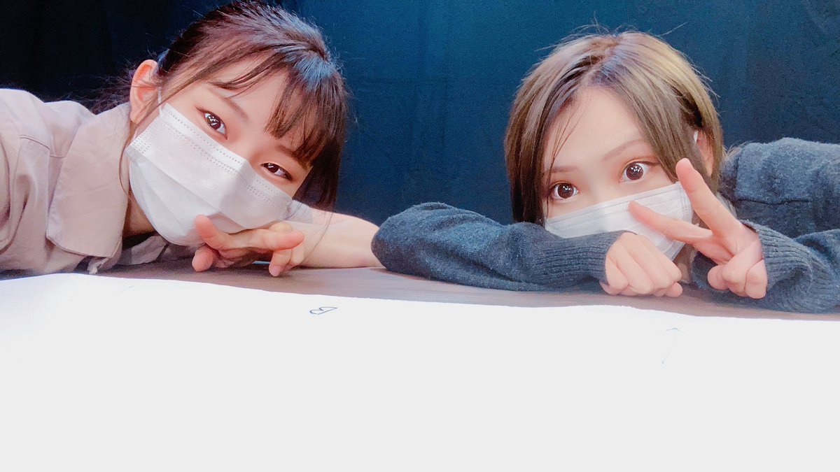 mixjuice_0116's tweet photo. ベリーベリー終演しました🫐
リアタイしてくださった方、チケ買ってくださった方、ありがとうございました🙏あと二週間見れるので是非〜　
画像は主役のツキノさんと🌙親友役だったんだよ。
今から私は四谷怪談ググって読みたいと思います👻
では、また。 https://t.co/6DTyS7NjGQ