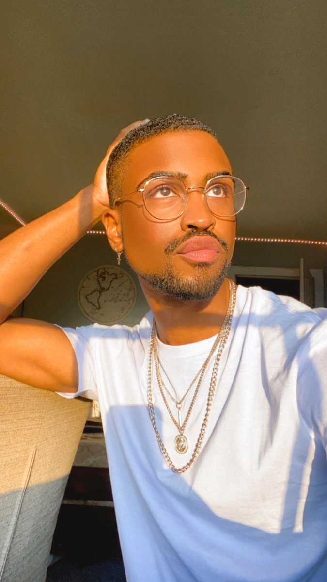 RichGayUncle's tweet photo. This page is dedicate it to the most successful, richest, well dressed, and ascending in the room. THE BLACK GAY MAN!  #ButchQueens are young gods! https://t.co/NJzbFLAekP